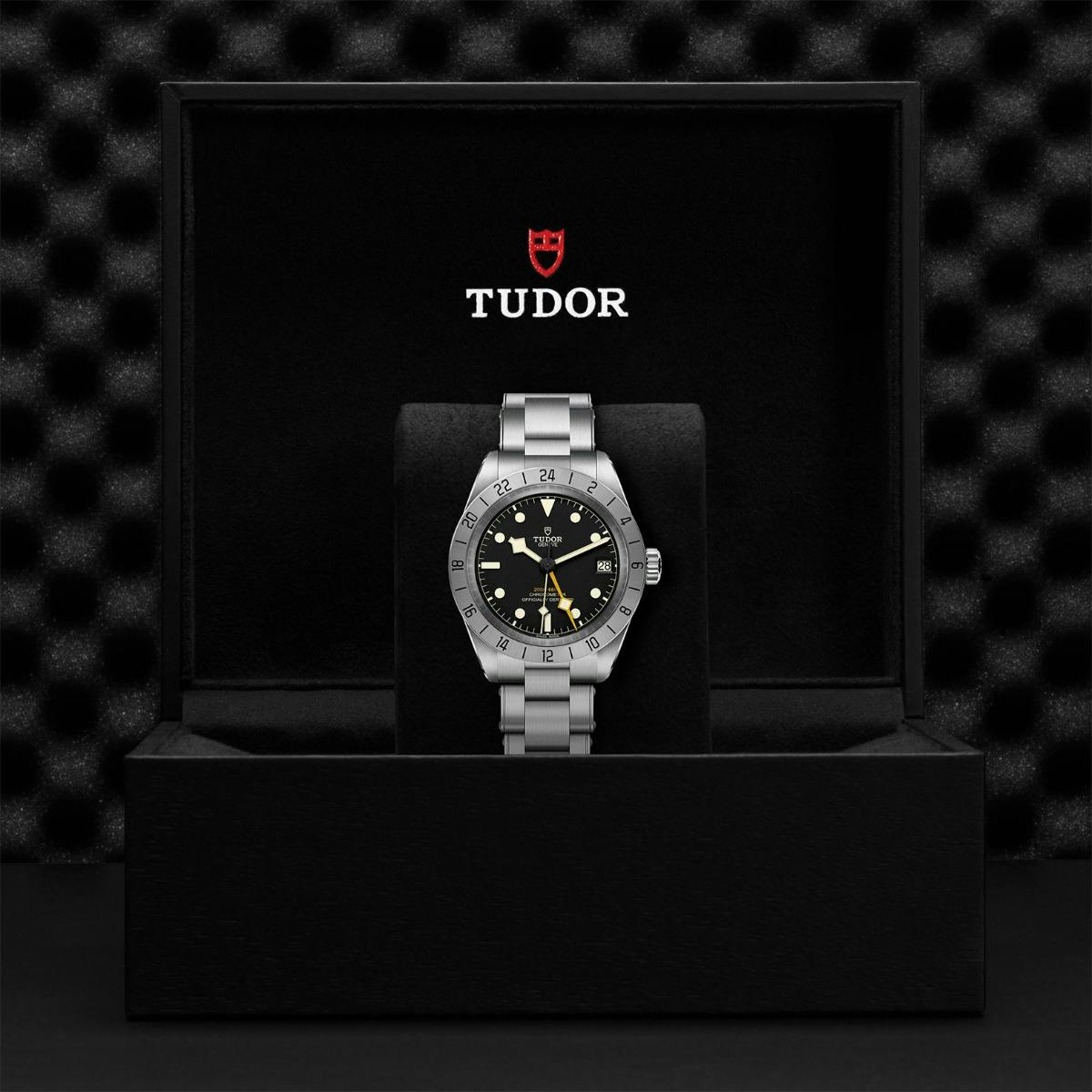 TUDOR Black Bay Pro 4